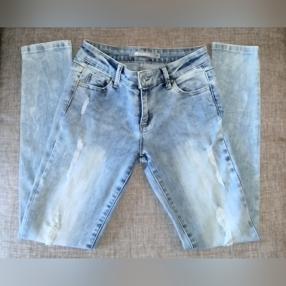 Tractr Girl's bleached light washed 4 pockets jeans size 10
